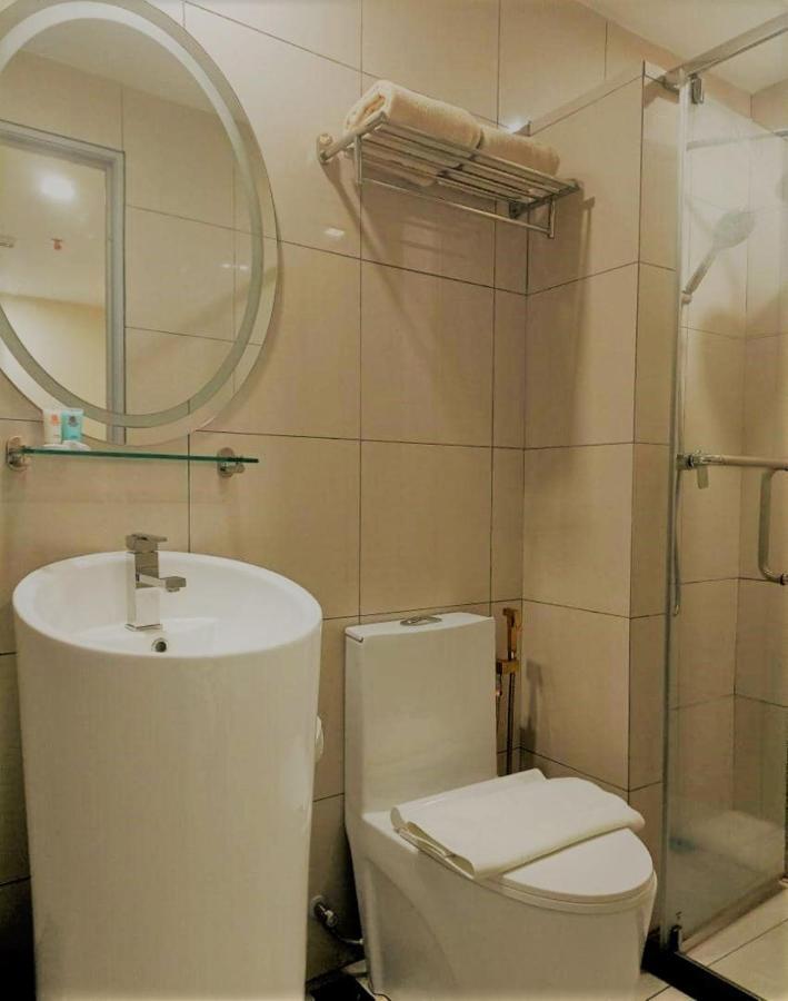 My Inn Hotel Inanam Esterno foto